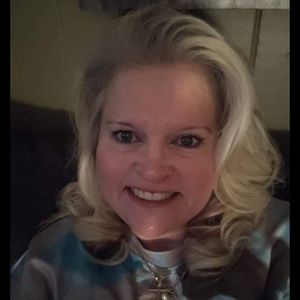 Meet your Posher, Elena